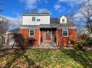 41 Heather Ln, Roselle, NJ 07203