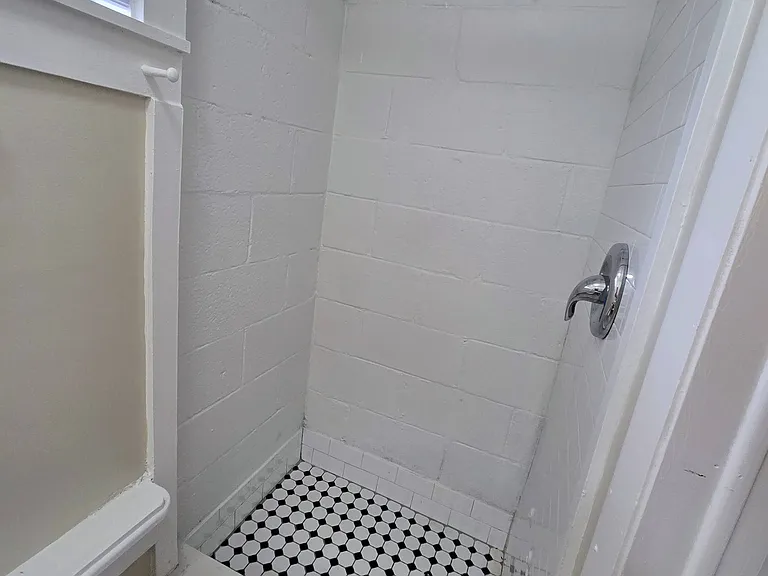24 McClellan St #C — Photo 8