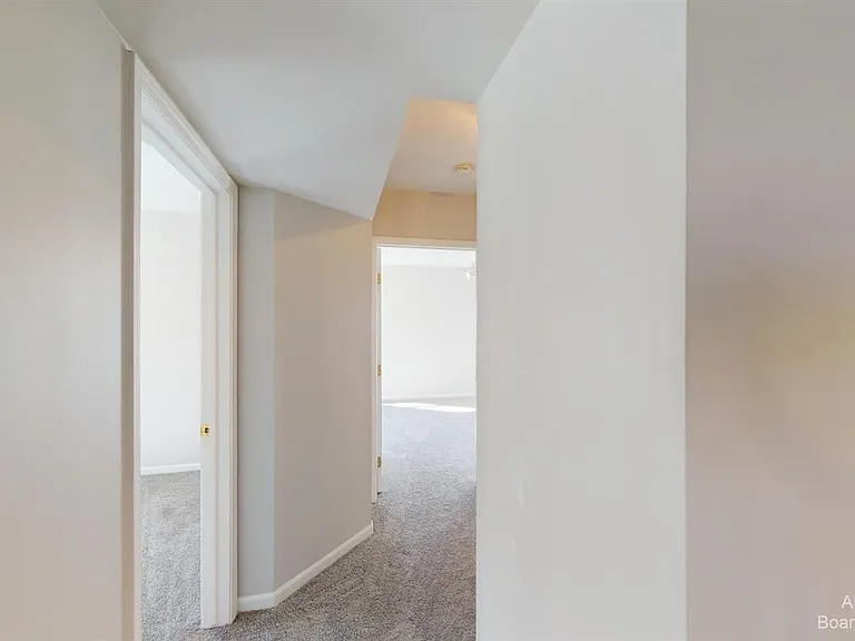 2785 S Knightsbridge Cir — Photo 9