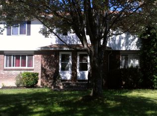 102 Grandview Dr, Amherst, NY 14228