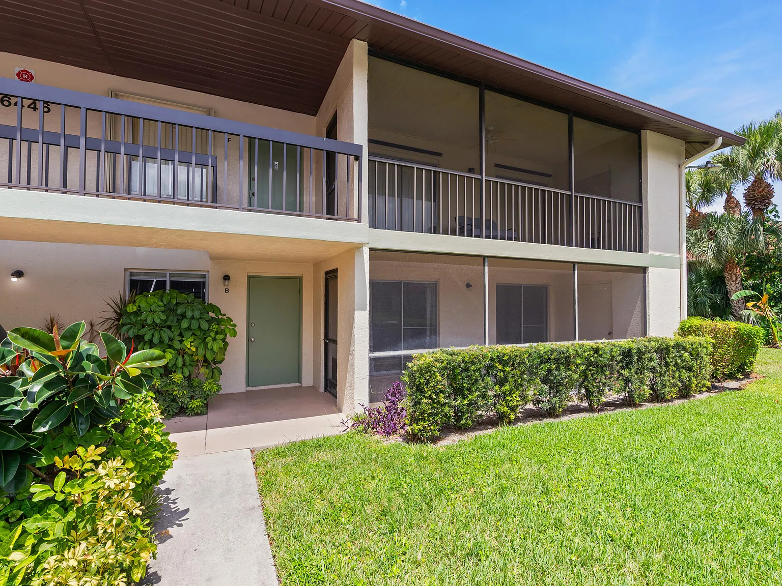 2 bed, 2.0 bath, 980 sqft, $2,400 — Photo 1