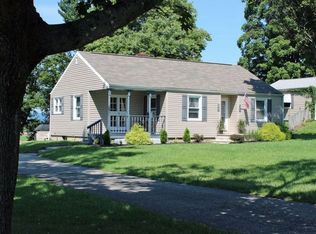 21 Belvidere Ave, Clinton, NJ 08809