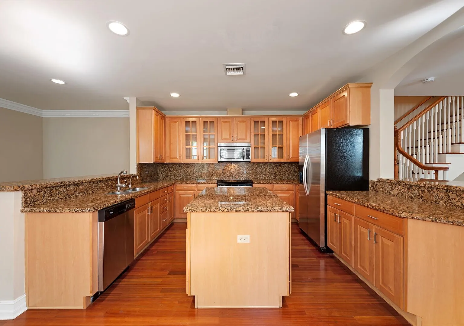 4 bed, 3.5 bath, 2774 sqft, $5,499 — Photo 4