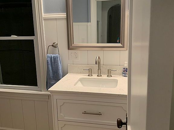 Soft close vanity