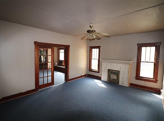 2nd image of 307 W Adams St