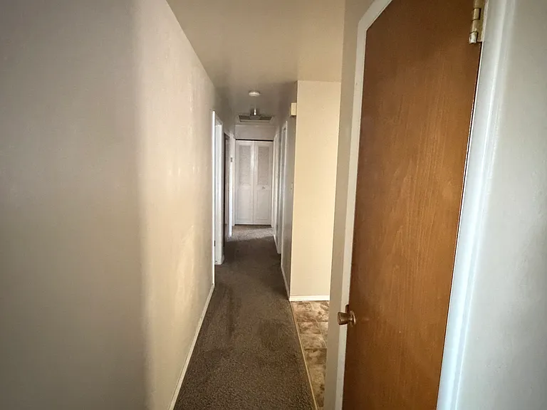 560 Nancy Cir — Photo 8