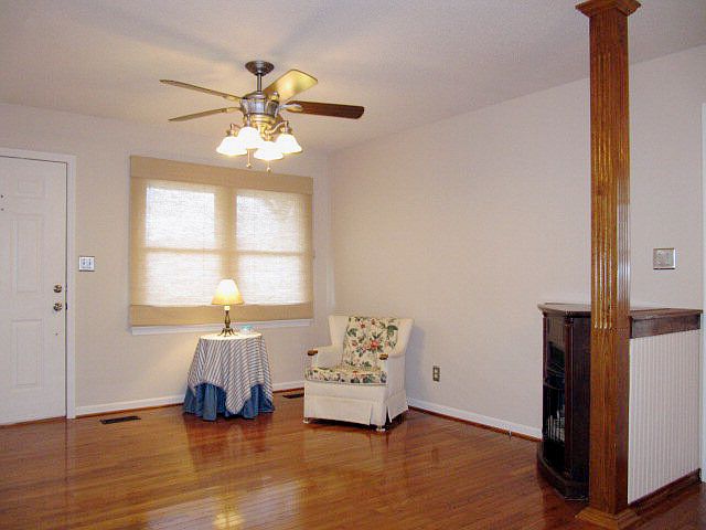 2nd image of 113 Southglenn Dr