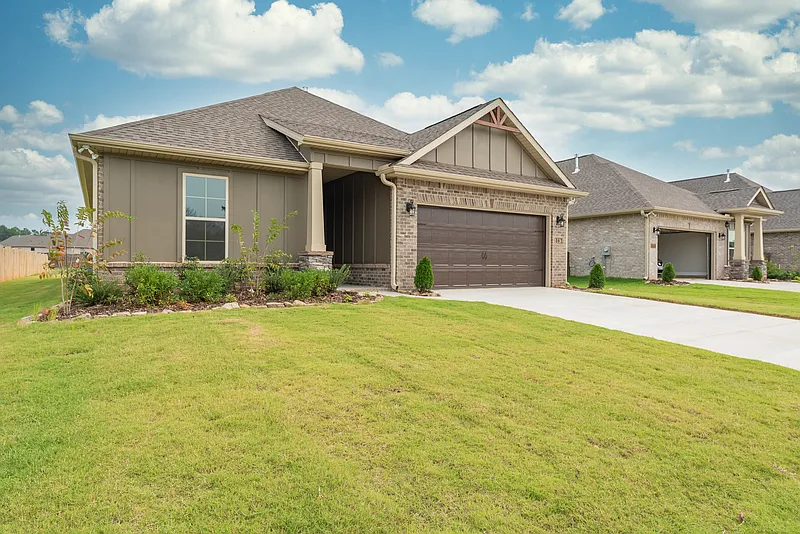 3 bed, 2.0 bath, 1645 sqft, $1,950 — Photo 2