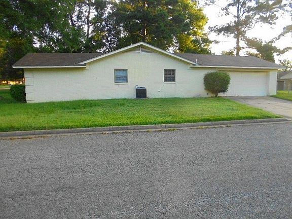 2nd image of 406 Country Club Dr