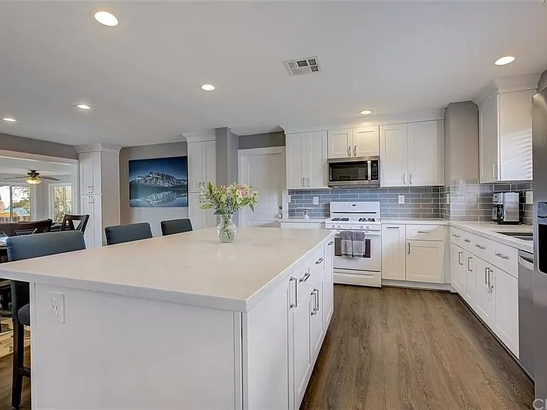 205 Primrose Ave — Photo 10