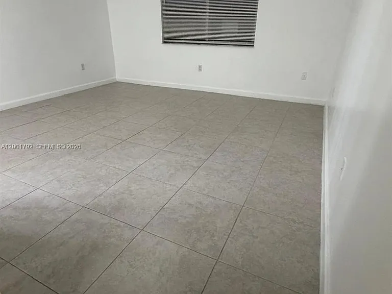 1300 NE 109th St #404 — Photo 7