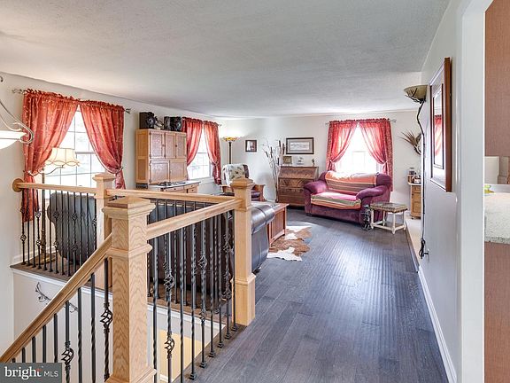 5th image of 12903 Melville Ln