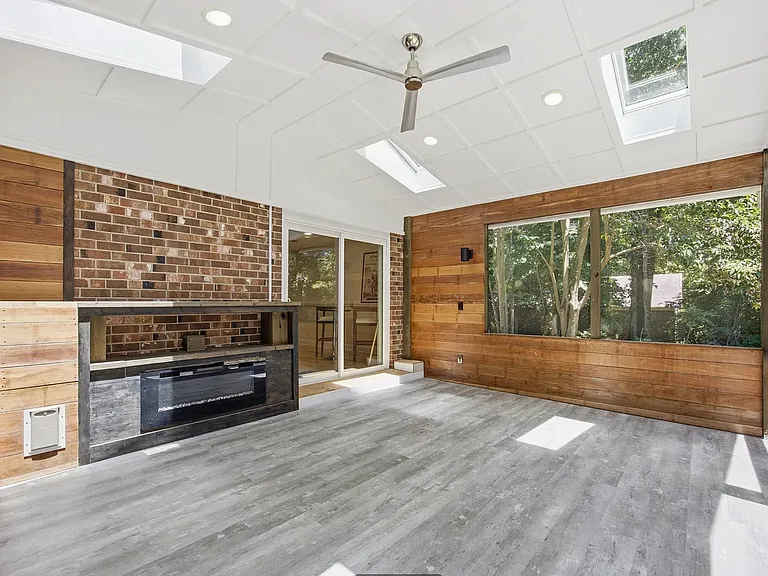 603 N Estes Dr — Photo 3