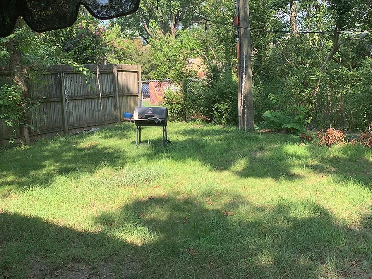 222 Patterson St — Photo 2