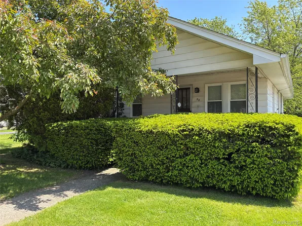 28 Lincoln St, Oxford, MI 48371