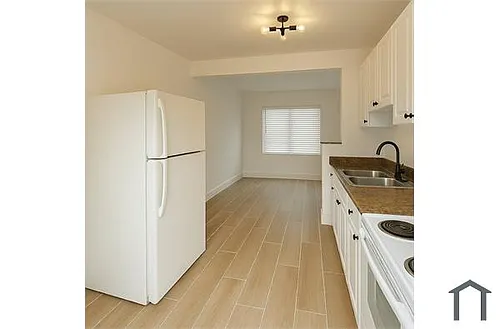 1600 Center St #B5 Photo 1