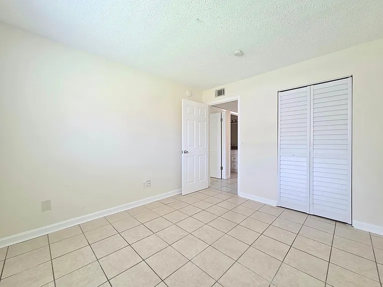 605 Northlake Blvd #48 — Photo 19