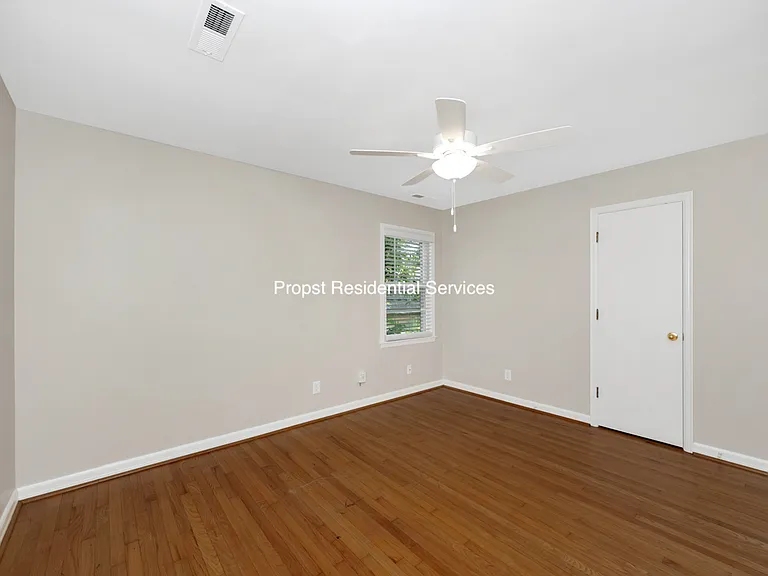 823 Stanhope Dr NE — Photo 23