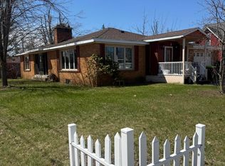 220 E 2nd St, Gaylord, MI 49735