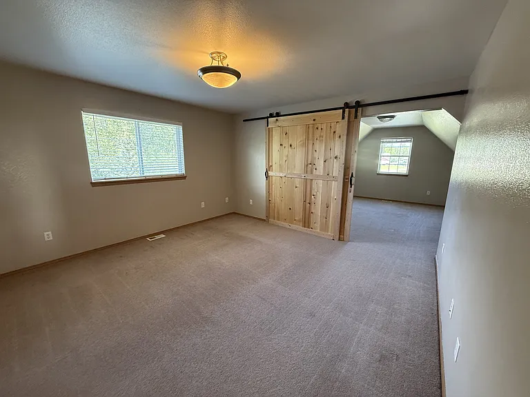 335 N Roy Cir — Photo 10