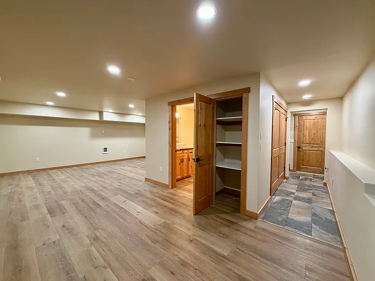 Pioneer Dr — Photo 21
