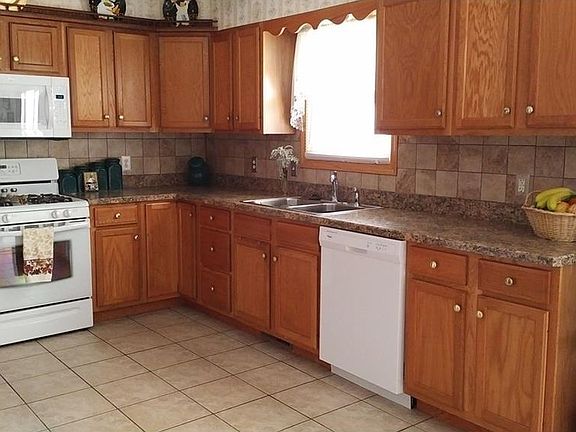 4th image of 10480 Carrousel Woods Dr