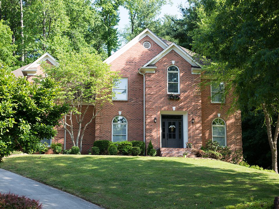 1st image of 800 Ivy Point Ln