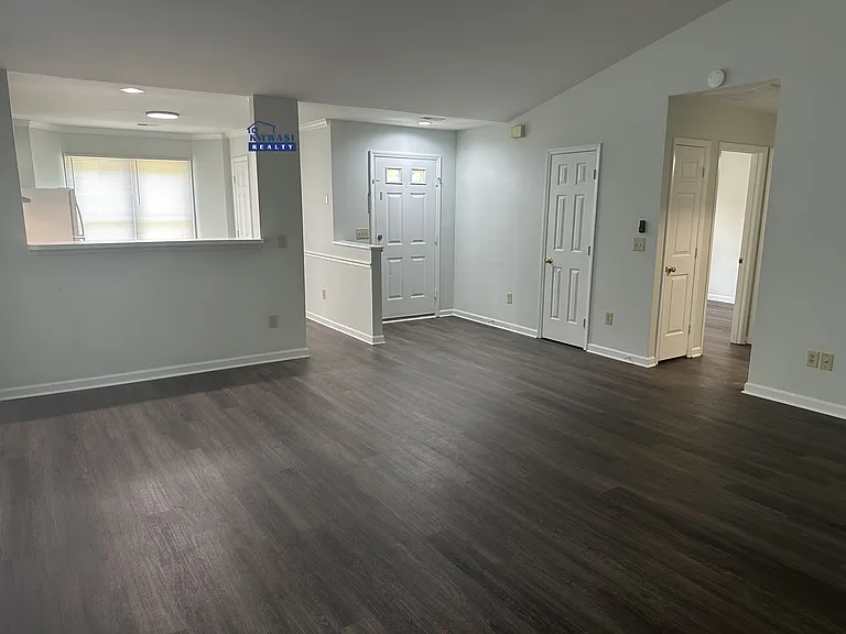 7528 Claymont Dr — Photo 9