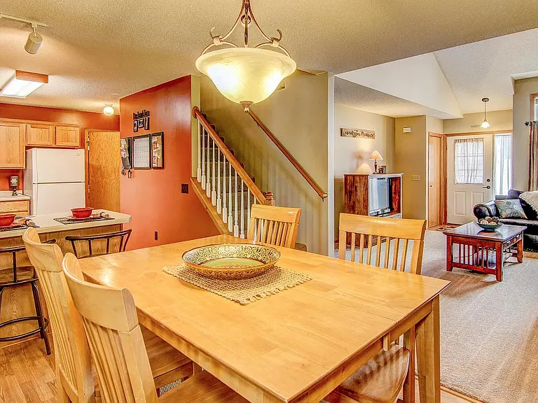 2353 Oakridge Cir — Photo 12