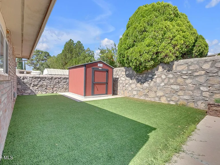 19004 Bremerton Dr — Photo 32
