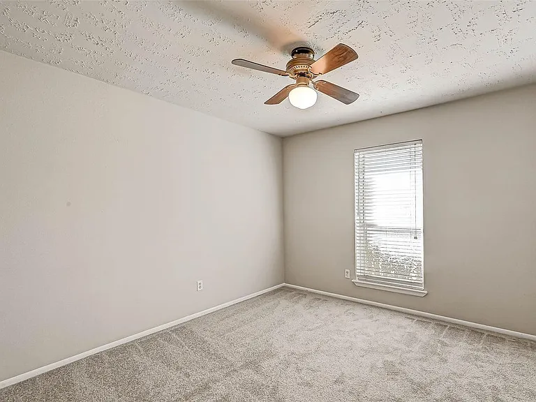24130 Silversmith Ln — Photo 18