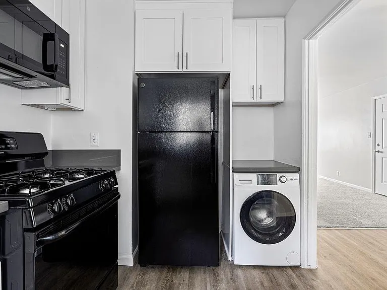 Gloria Homes Apartments — Photo 9