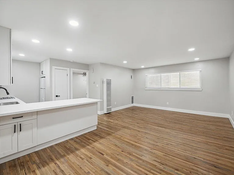 2207 Mimosa Dr #7 — Photo 7
