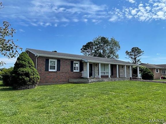 3rd image of 7 Hillcrest Dr
