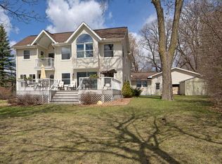 6021 Chestnut Rd, Mound, MN 55364