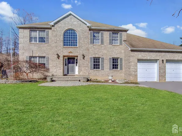 10 Arlene Dr, Monroe Township, NJ 08831