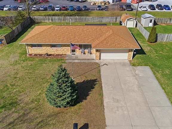 4th image of 216 Eastland Dr