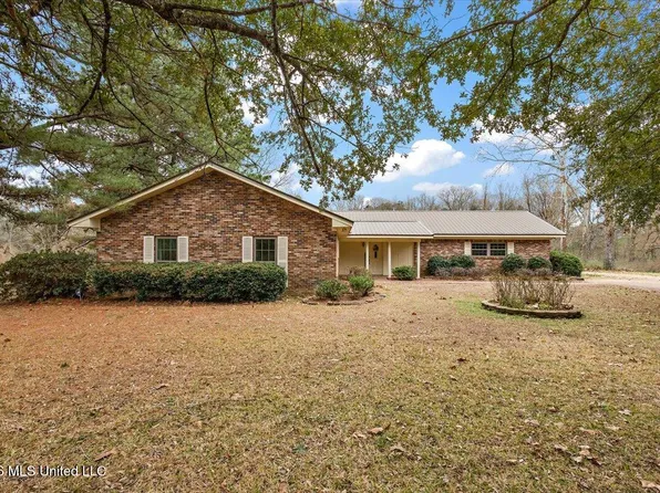 1153 Owens Rd, Terry, MS 39170