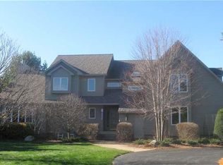 5220 Mountain View Dr, Harbor Springs, MI 49740