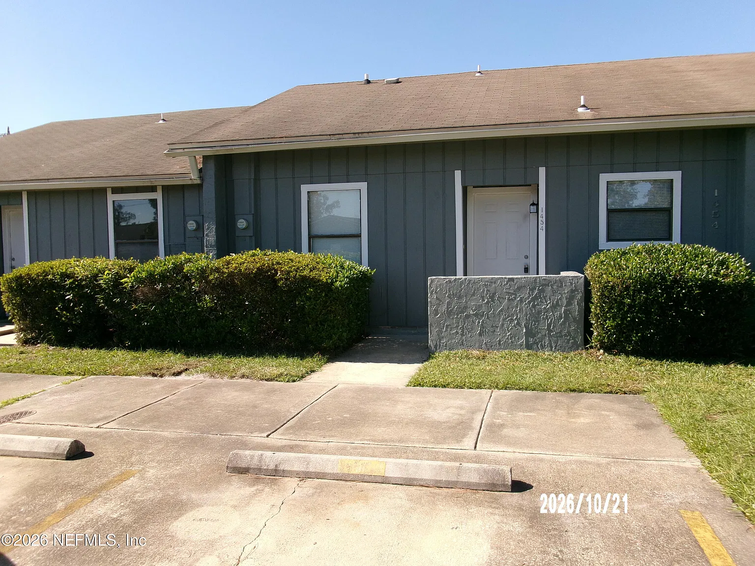 2 bed, 2.0 bath, 922 sqft, $1,250 — Photo 2