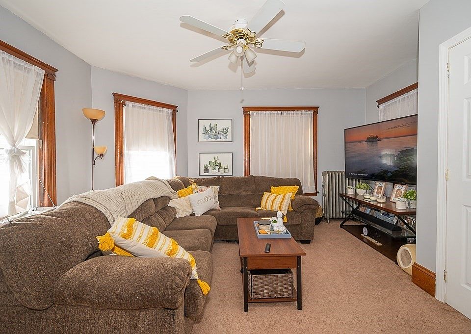 171 Oak St Gardner, MA, 01440 Apartments for Rent Zillow