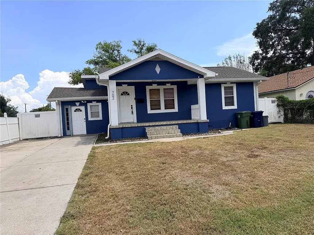 3 bed, 2.0 bath, 1442 sqft, $2,600 — Photo 1