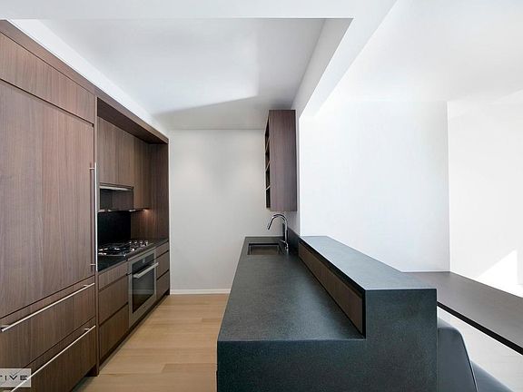 4th image of 50 West St #17B