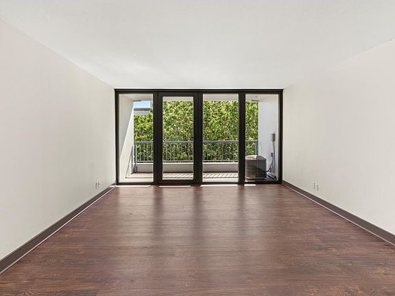 5th image of 111 SW Harrison St APT 4F