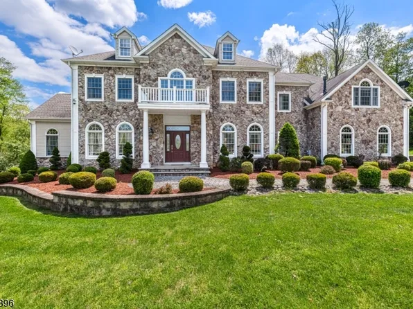 8 Peach Tree Ln, Chester Twp., NJ 07930