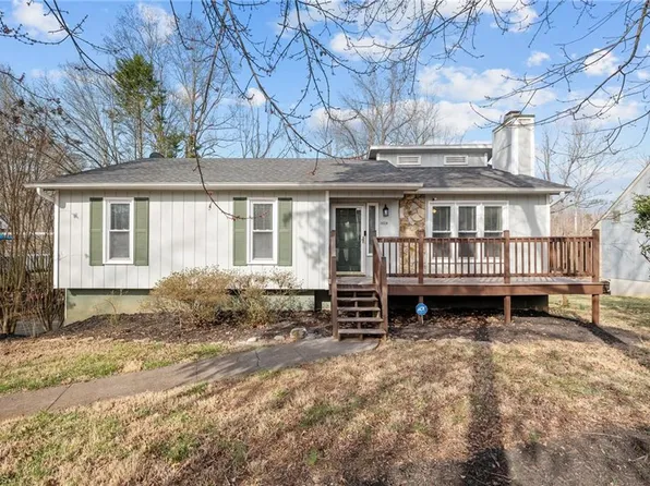 5028 Hutchins St, Winston Salem, NC 27106