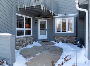 15617 W Brook Dr, New Berlin, WI 53151