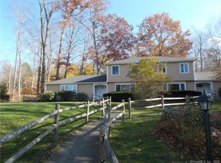 20 Comstock Ave #3B, Essex, CT 06426