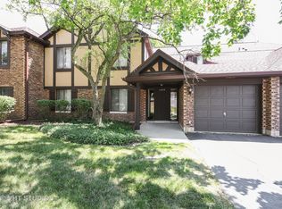 1497 Haverhill Dr APT A, Wheaton, IL 60189