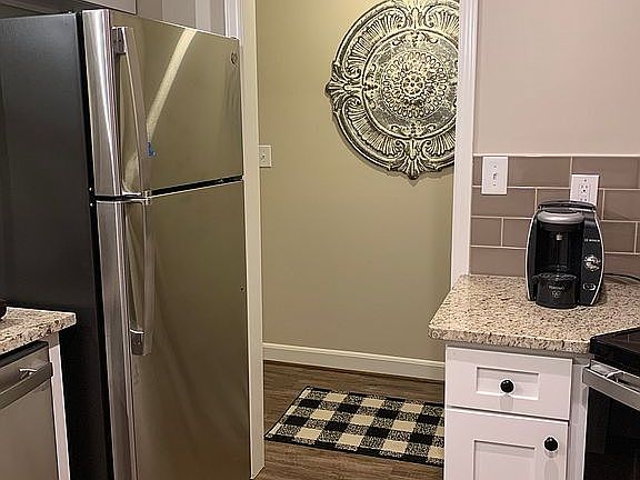 Kitchen entry off front hall